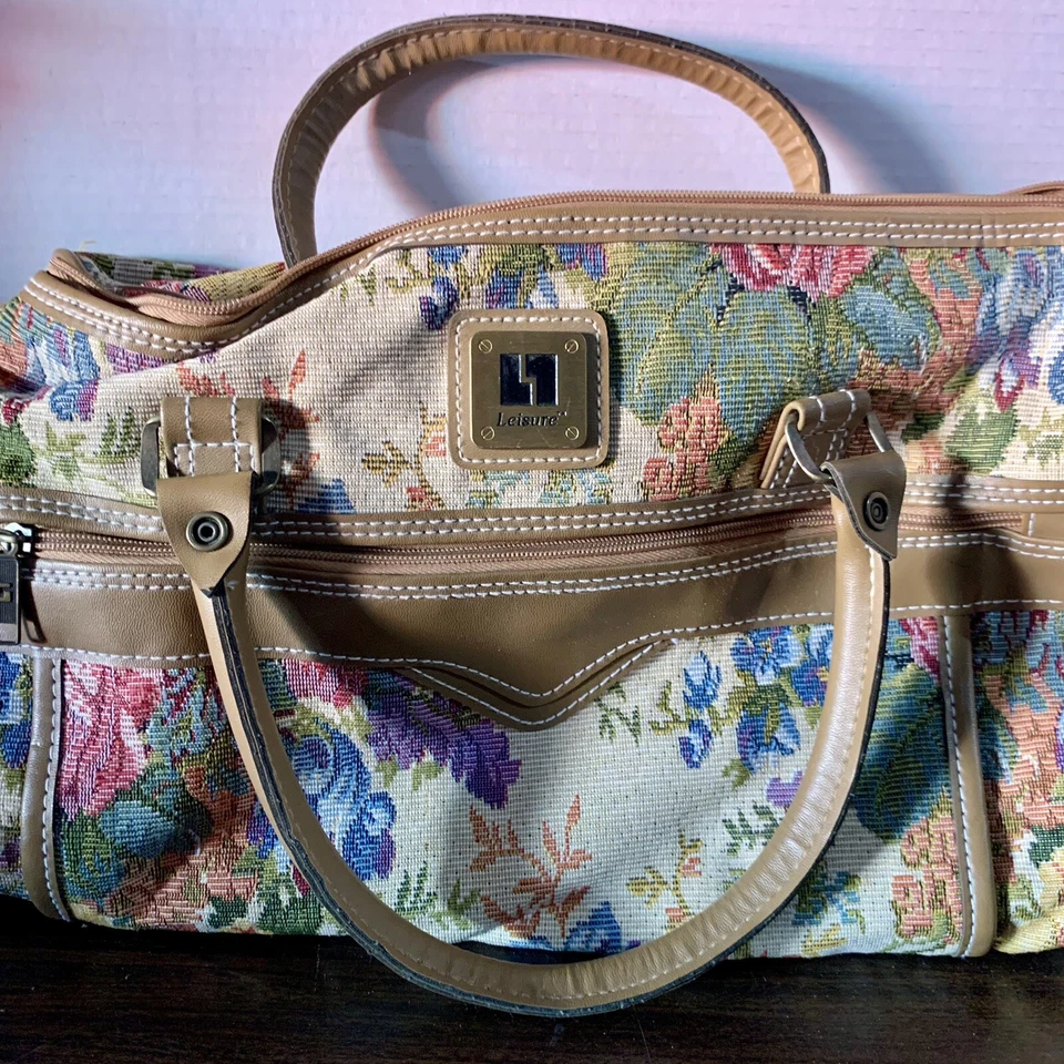 Bagagem de Lazer Vintage Anos 80 Tapeçaria Bege Floral Bolsa de Transporte Acabamento Bronzeado - Imagem 2 de 4