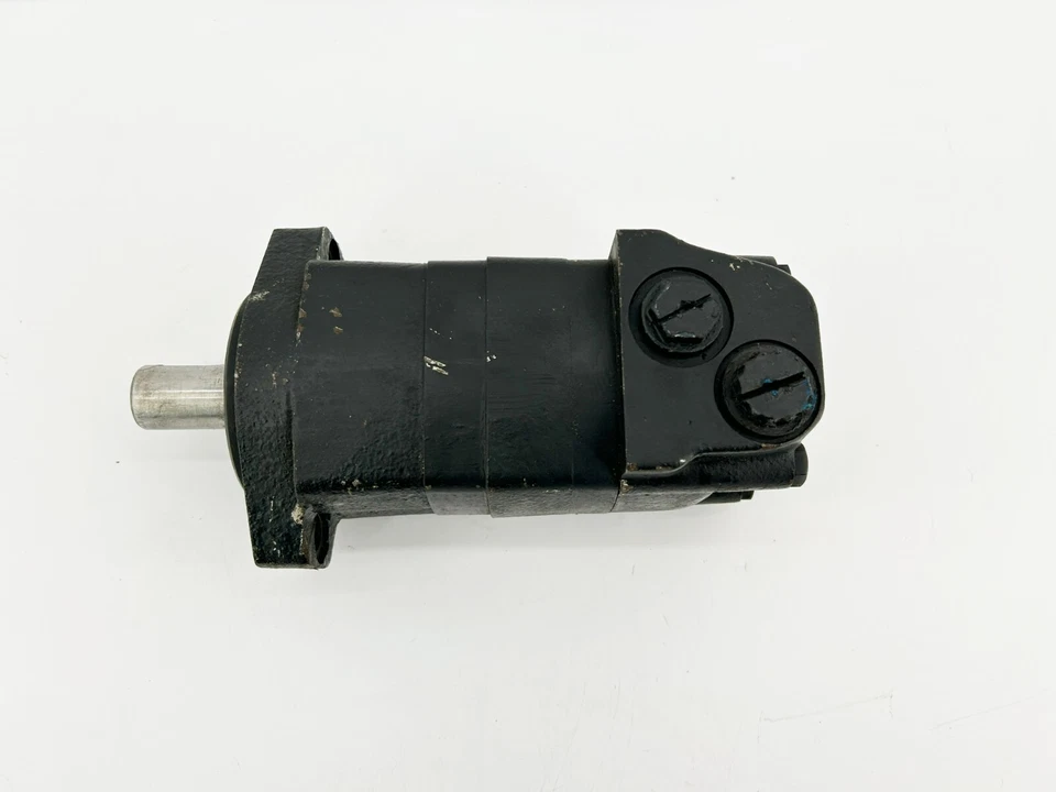 Motor hidráulico Char-Lynn 104-1004-006, 1" eixo, 2 parafusos, montagem padrão - Imagem 3 de 4