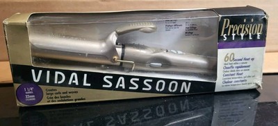 VIDAL SASSOON  curling Iron  1 1/4 '' Barrel Made In 2000 Never Used In Box 
