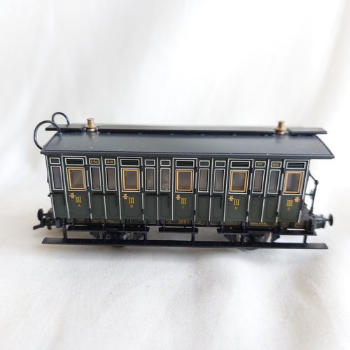 mes-94896	Trix H0 Abteilwagen K.Bay.Sts.B. 3893 3.Kl. Eine Dachstrebe beschädigt | Zustand: Gebraucht