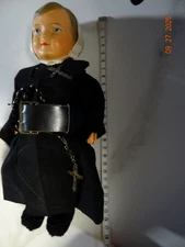 Poupée très ancienne celluloïd Wathelet  (Belge) en habits de religieuse  26 cm