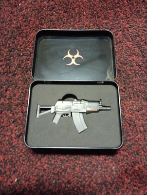 Tom Clancy's The Division Ubisoft Ubiworkshop Promotional USB Plastic Gun w/Tin!