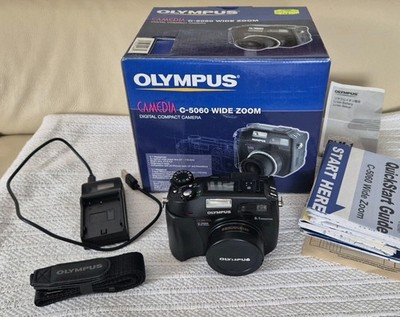 Olympus C 5060 Wide Zoom / Digitalkamera / 5.1 MP / schwarz / OVP / getestet !