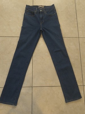 Levi's 724 Women's High Rise Straight Women's Cotton Zip Pockets, blue jeans .