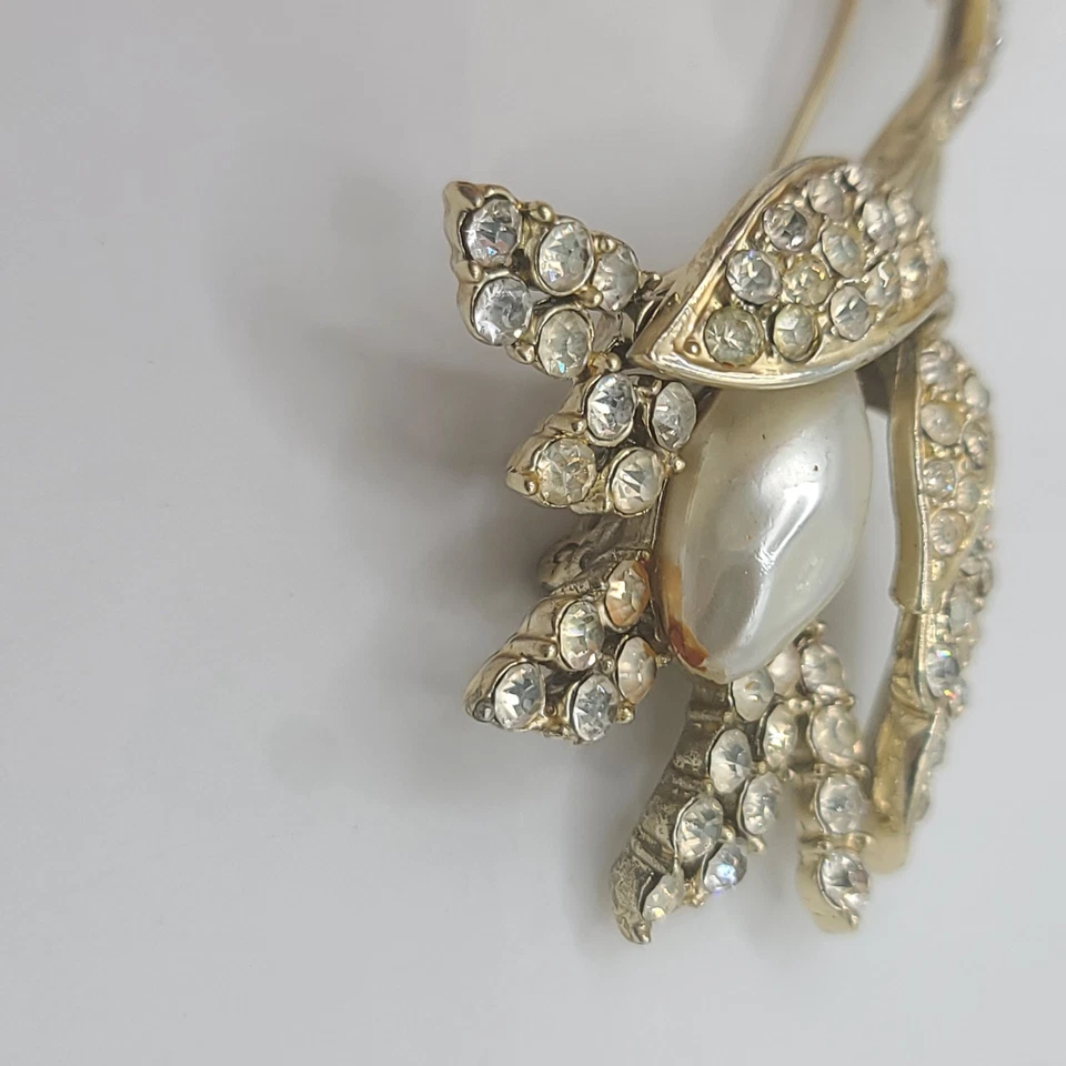 Vintage Coro Brooch Rhinestone Flower Faux Pearl Signed Gold Tone READ - Image 4 of 4