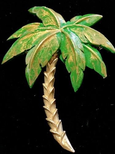 Trifari Crown Mark Green Enamel Palm Tree Pin Brooch Vintage