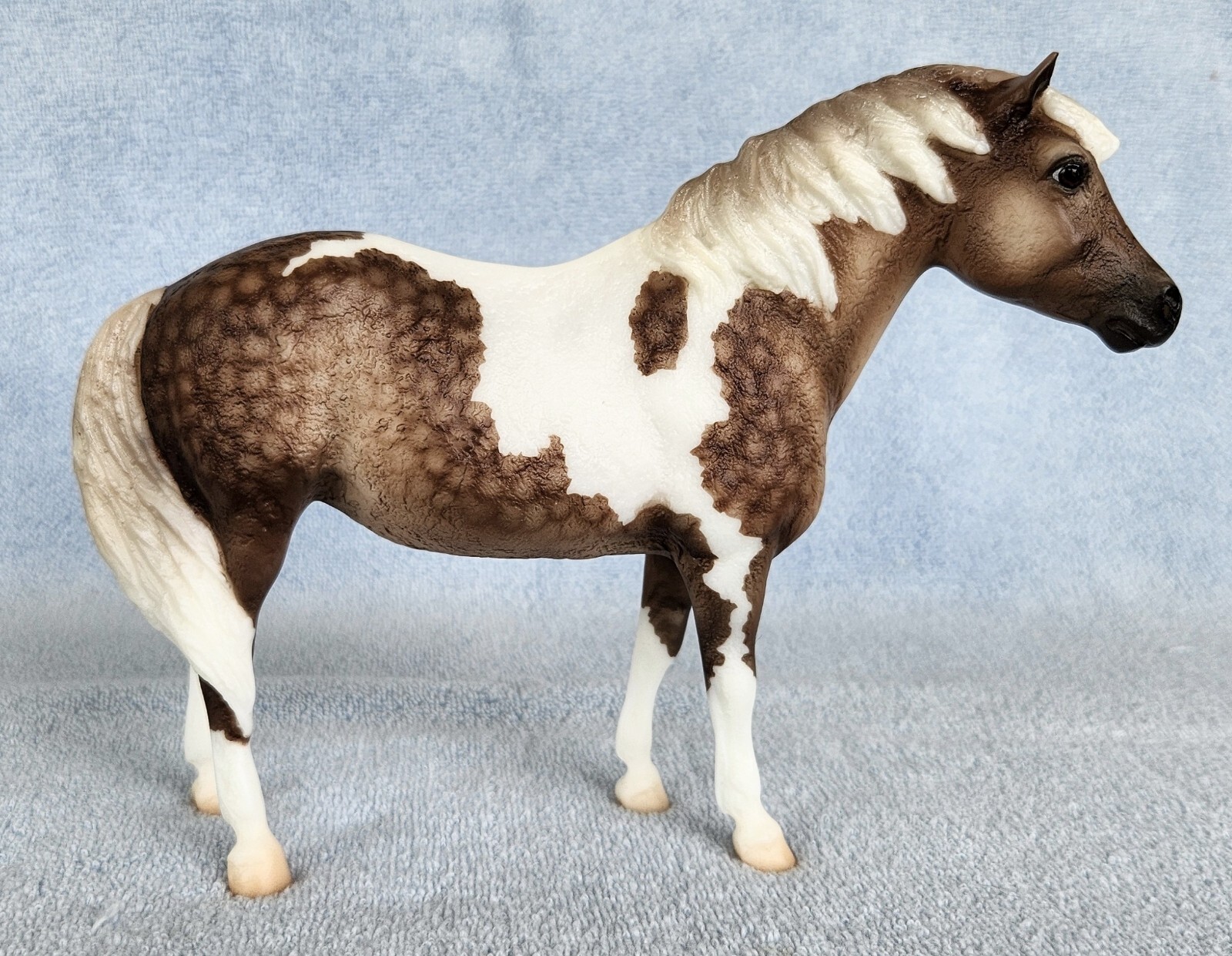 Breyer 2024 Spokes and Spurs, Misty and Sea Star Biscuits and Gravy. 1/
