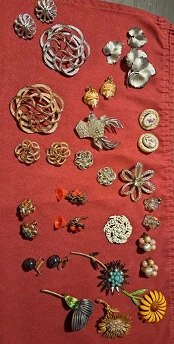 Collection of Vintage Costume Jewelry 1940s-1970s Pins, Brooches & Clip Earrings