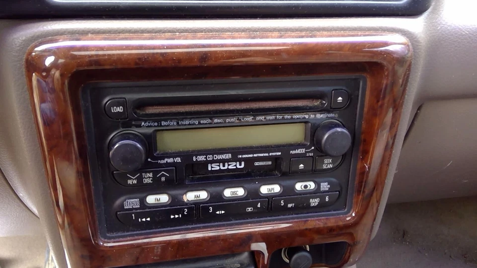 Alternador usado serve: 2002 Isuzu RODEO grau C - Imagem 2 de 4