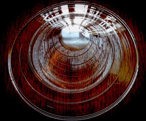 Cuenco de vidrio transparente soplado a mano moderno de mediados de siglo con diseño único Sprial - Imagen 3 de 5