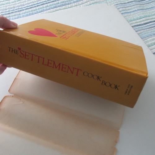 The SETTLEMENT COOKBOOK 7 DECADES OF TREASURED RECIPES 1976 - Bild 4 von 8