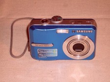 Samsung S860 digital camera. Powers on  zooms. No focus, flash, or shutter.