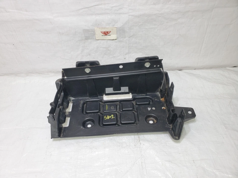 Soporte de bandeja de batería Dodge Charger 2006-2023 soporte OEM 05112061AK Foto 2 de 4