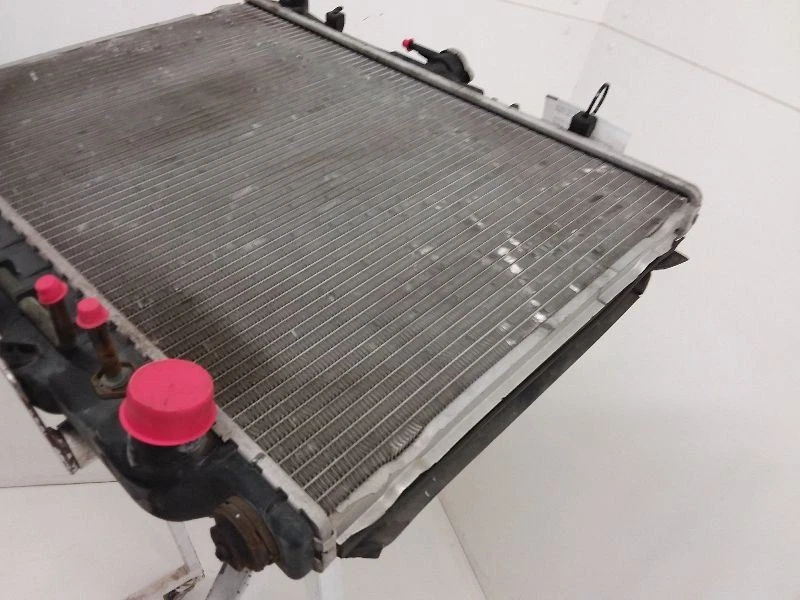 1999-2001 Isuzu VehiCROSS Radiator Foto 2 de 4