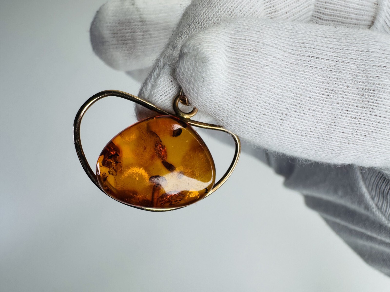 1970s Vintage USSR ROSE Gold 583 14K Women's Pendant Natural Baltic Amber Stone