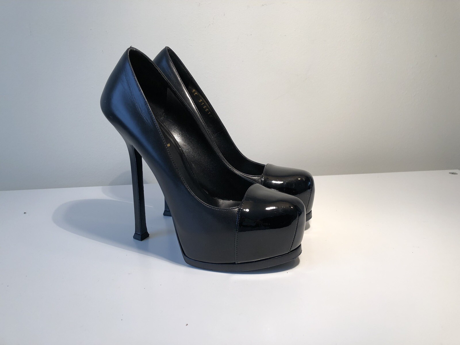 Autentici tacchi da donna YVES SAINT LAURENT neri in pelle taglia 36 prezzo di ricambio £649