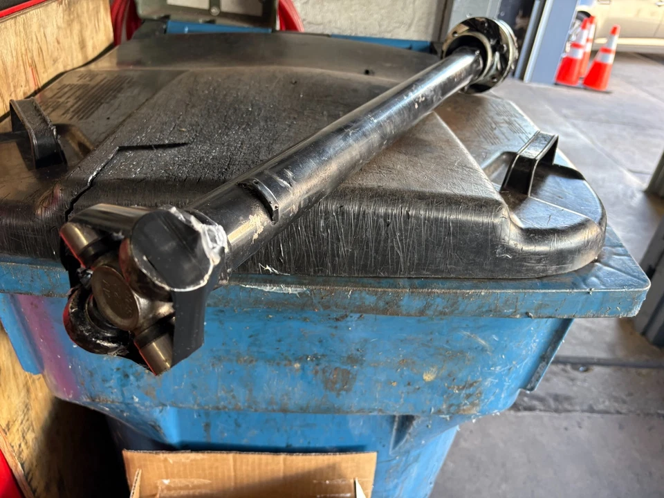 Передний приводной вал 2002-2005 Ford Explorer/Lincoln Aviator/Mercury Mountaineer - Изображение 2 из 4