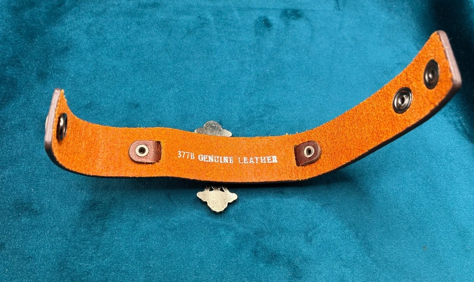 Brazalete Brazalete Cuero Estrás Tachonado Cruz Marrón Ajustable 8 3/4" Foto 3 de 4