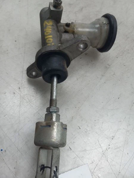 CILINDRO MAESTRO EMBRAGUE MT 90-95 TOYOTA 4RUNNER 2,4 L 4x4 Foto 4 de 4