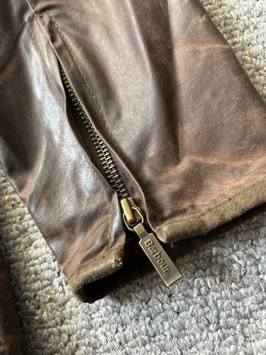 Barbour - Chaqueta de Cera Utilitaria para Damas Abrigo de Campo Marrón Encerado - UK12 - Imagen 10 de 10