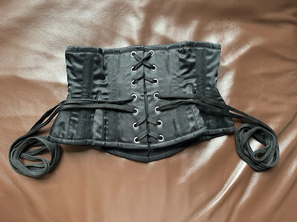 What Katie Did l 22 Corsé Bebé Retro Vintage Reloj de Arena Burlesque Fetiche Pinup Foto 2 de 4