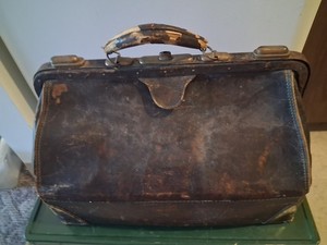 Antique Travel Medical  Doctor Bag Style Large Brown Leather Cowhide