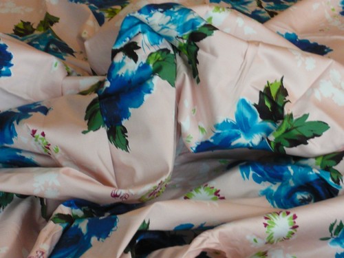 STRETCH COTTON SATEEN-LARGE FLORAL-PINK/TURQ-DRESS FABRIC-3.8 METRES - Picture 2 of 4