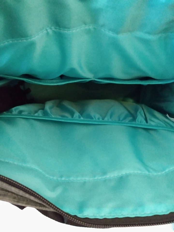 Bolsa de pañales Little Journey gris cambiador toallitas contenedor cremallera correa para el hombro Foto 4 de 4