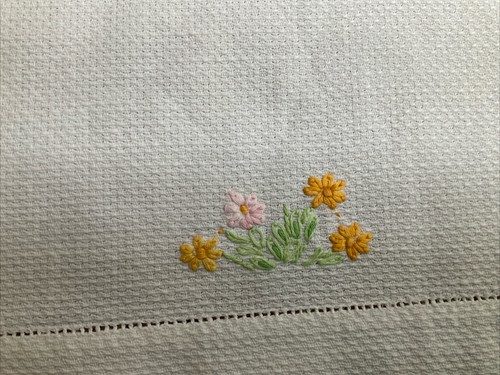 Vintage Linen Huckaback Hand Embroidered Embroidery Guest Towel Floral - Picture 4 of 11