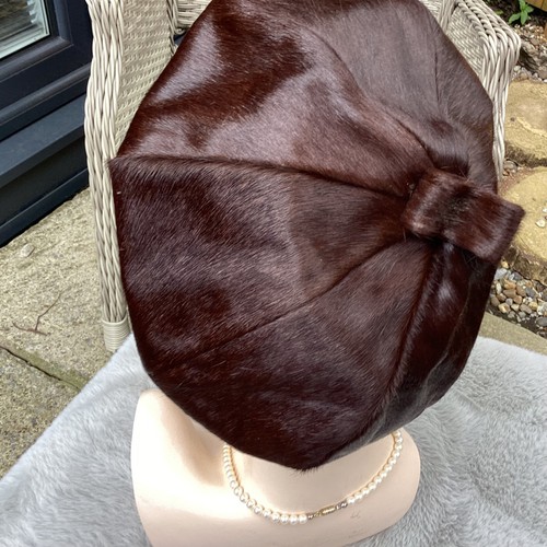 1960s Antique Fur Hat Looks Stunning - Picture 15 of 24