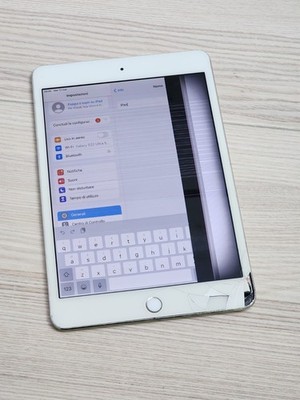 Apple iPad mini 4 (A1538) 128GB Wi-Fi - Gray - Broken LCD / Stripes - TEST OK