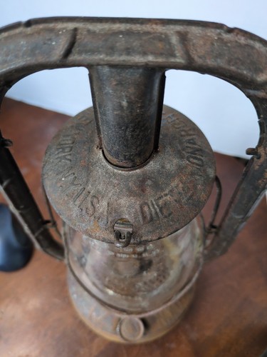Vintage Dietz Monarch Kerosene Lantern - Barn. Buggy, Railroad - Picture 12 of 13