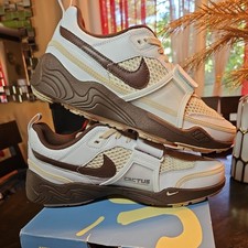 Nike Travis Scott x Zoom Field Jaxx Light Chocolate for Sale