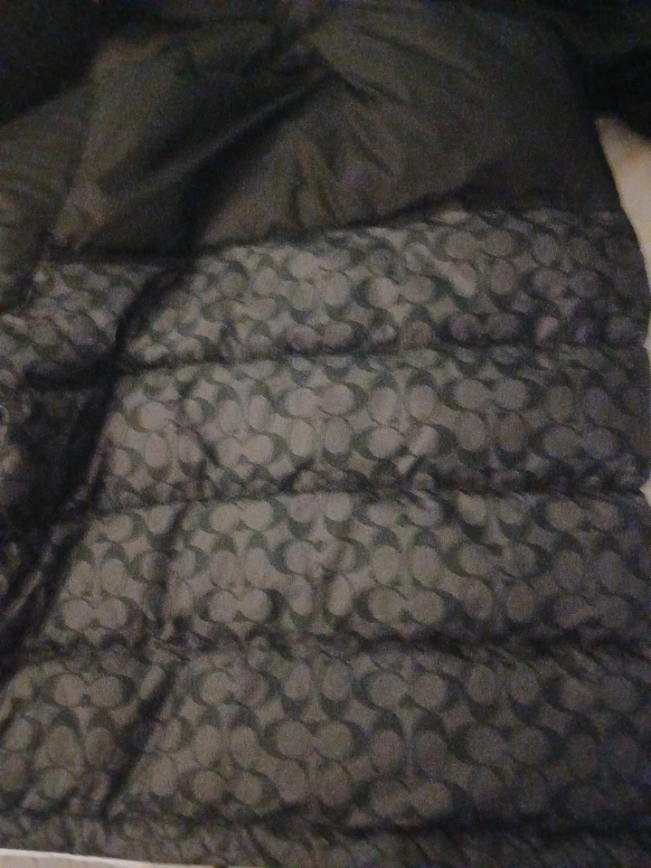 Chaqueta acolchada mediana para mujer Coach invierno cremallera con capucha T10 Foto 4 de 4