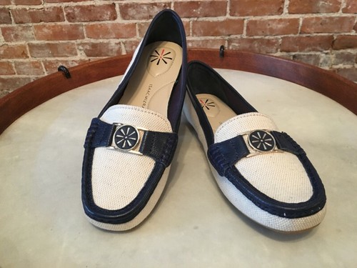 Isaac Mizrahi Raquel Natural & Blue Leather Trim Moccasin Loafer New