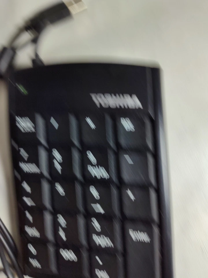 Toshiba PA1390U-1NKP Slim USB Numeric Keypad with 2-Port USB Hub - Image 4 of 4