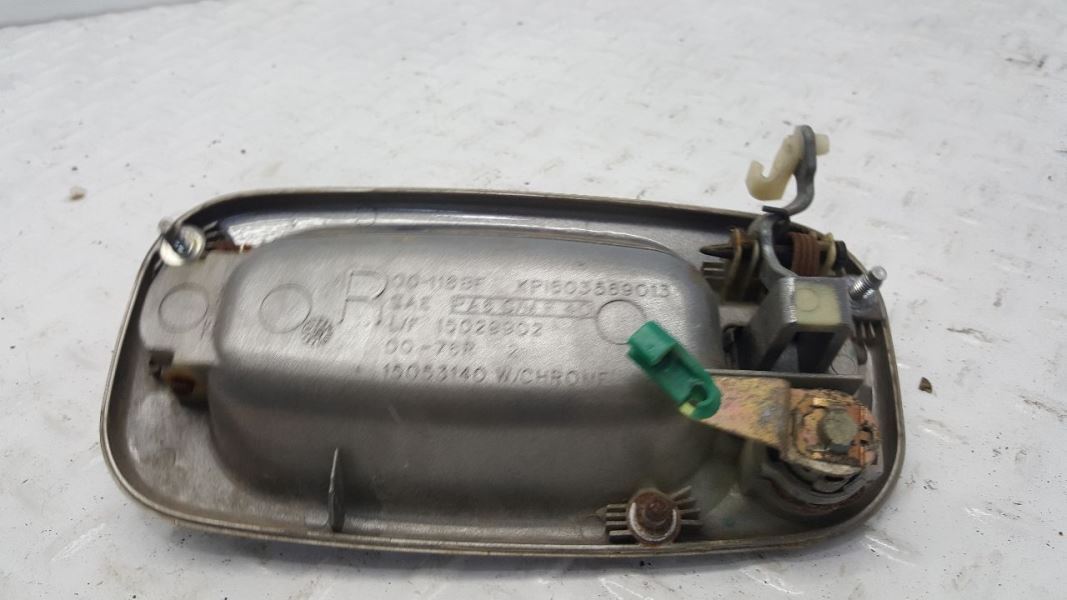 Front Passenger Exterior Door Handle 15053140 Fits 03-06 AVALANCHE 
