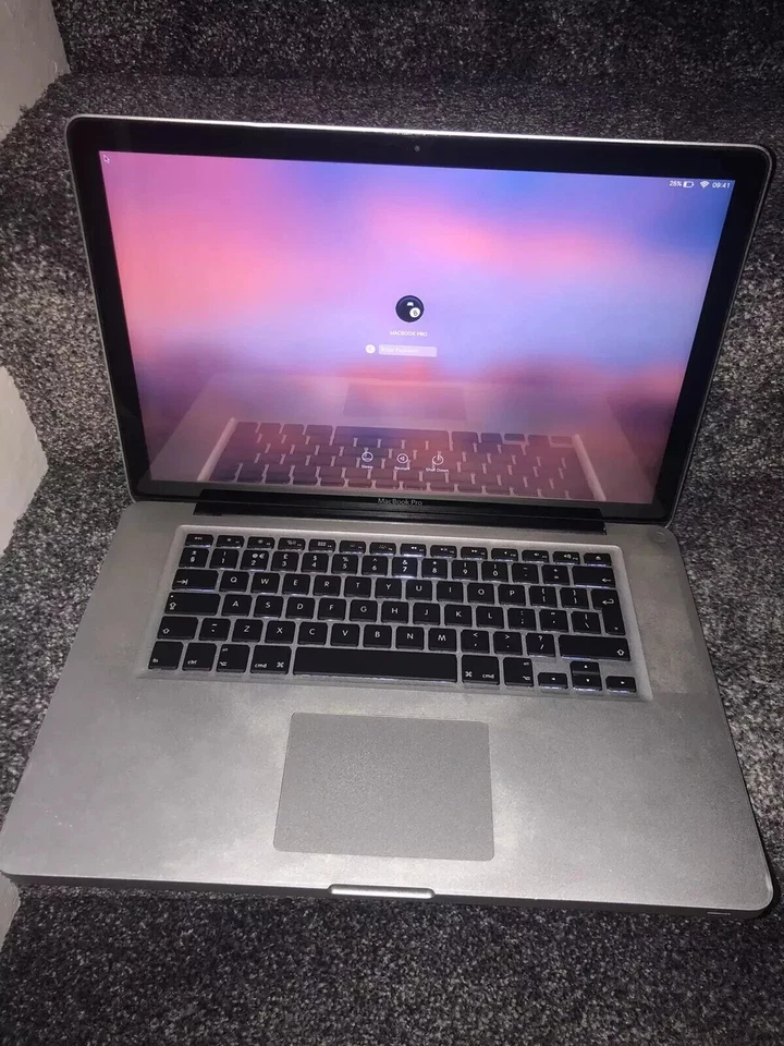 Apple MacBook Pro 15" 2010 · i5 · 4GB · 256GB, photo 2 of 5