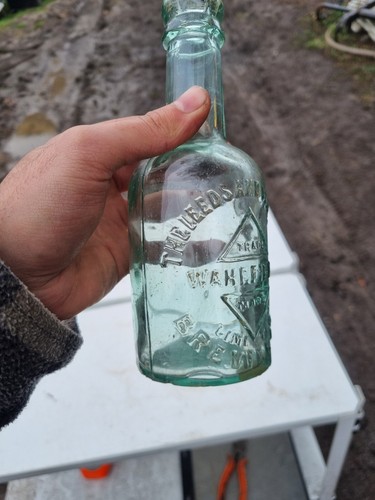 Traditional Glass Bottle The Leeds and wakefield Brewery Vintage Bottle - Picture 7 of 7