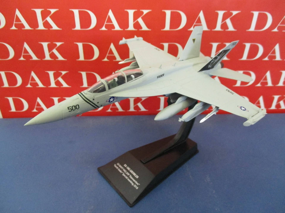 Die cast 1/100 Modellino Aereo Aircraft Boeing EA-18 Growler Star Warriors 2018 - Immagine 2 di 4