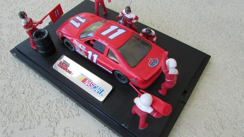 Vintage 1991 BILL ELLIOT #11 Ford race car pit stop diorama 8" x 12" 1:24 scale - Picture 3 of 12