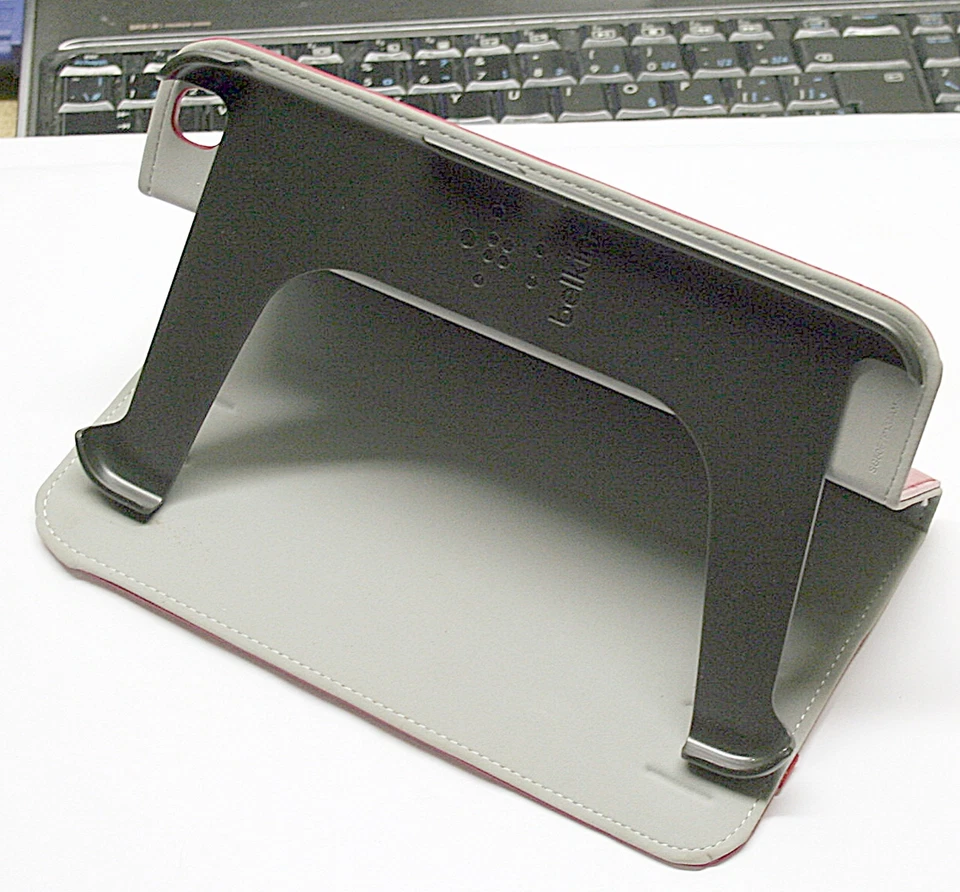 BELKIN CINEMA STRIPE FOLIO CASE SAMSUNG GALAXY TAB 3 8-INCH (RED) - F7P137TTC00 Foto 3 de 4