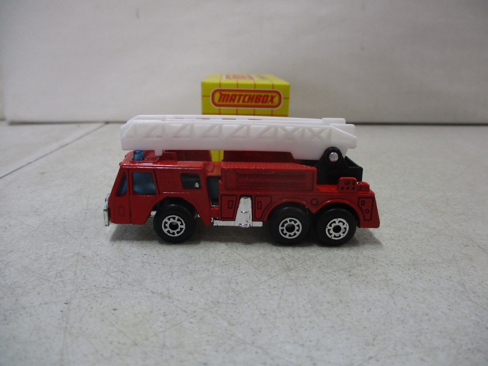 Picture 3 of 6
