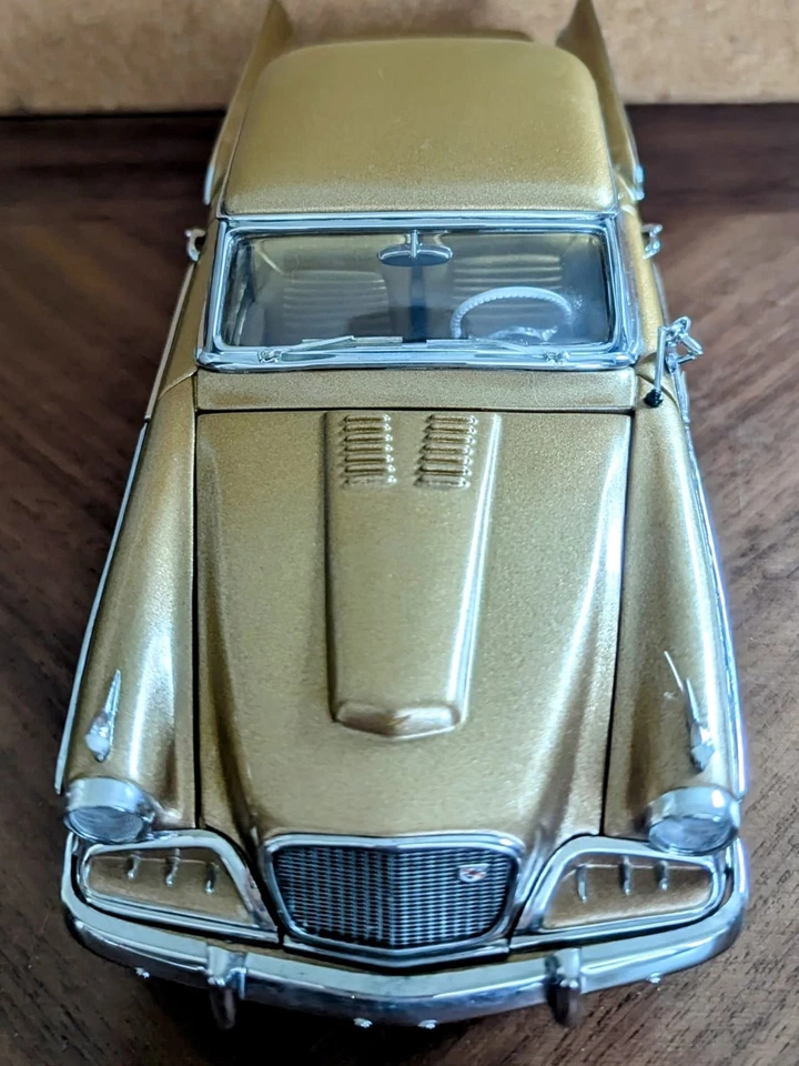 1:24 1957 Studebaker Golden Hawk (Danbury Mint) ¡SIN TARIFA! Foto 3 de 4