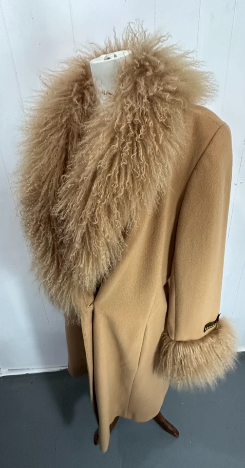 Abrigo de Colección J.Percy Beige Mongol Lana de Cordero Borde de Piel Nuevo Talla 14 Foto 3 de 4