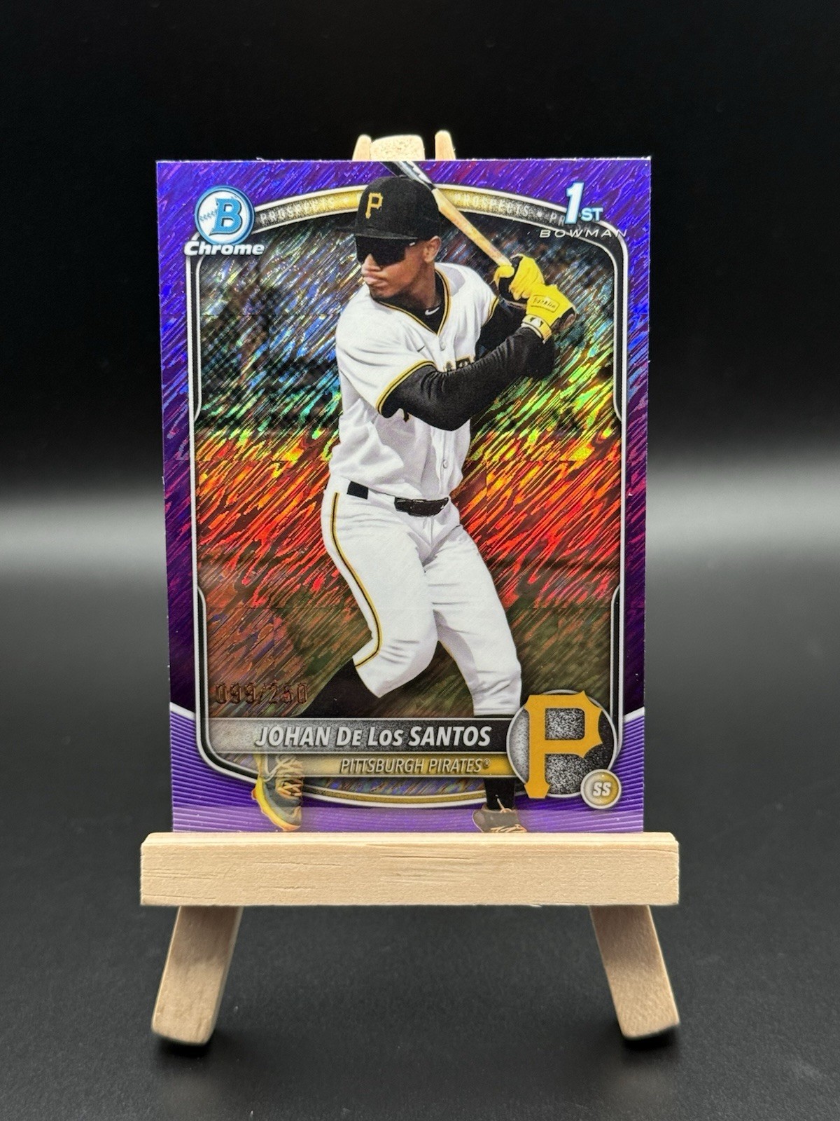 JOHAN DE LOS SANTOS 2025 BOWMAN CHROME 1ST PURPLE SHIMMER PIRATES /250!