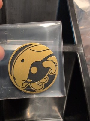 Pokemon Gold Kabuto Mini Coin From 151 Chinese