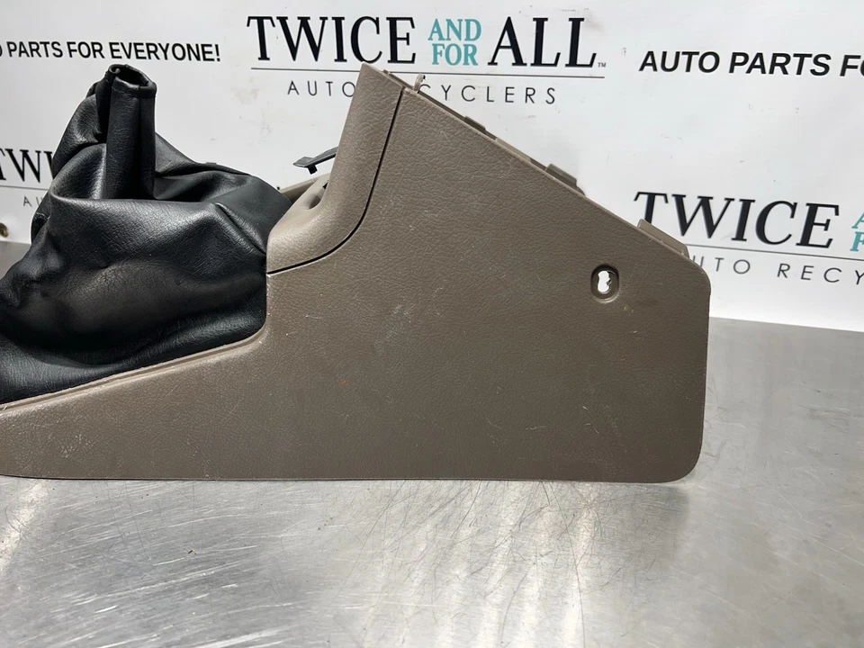 1998-2001 ISUZU РОДЕО 4 X 4 АВТО ОБОДОК ПОЛА КОРИЧНЕВЫЙ OEM 77291-W3YA-A000 - Изображение 3 из 4