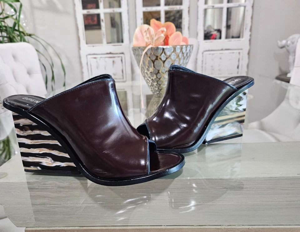 Ceremonia de Apertura Julia Tacón Alto Cuña Mula Cuero Borgoña Oscuro Talla 38 1/2 Foto 2 de 4