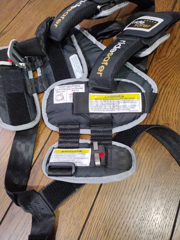Chaleco de viaje Ride Safer para niños negro talla pequeña (30-60 libras) JD14101BLG Foto 4 de 4